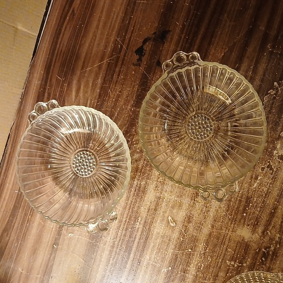 Vintage Ckwar Glass Ribbed Design With Starburst Pattern Bowls - Picture 1 of 4